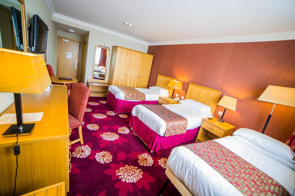 Curran Court Hotel Ларн Экстерьер фото