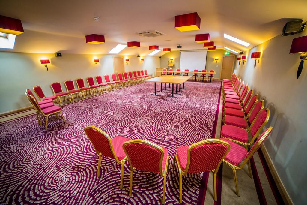 Curran Court Hotel Ларн Экстерьер фото