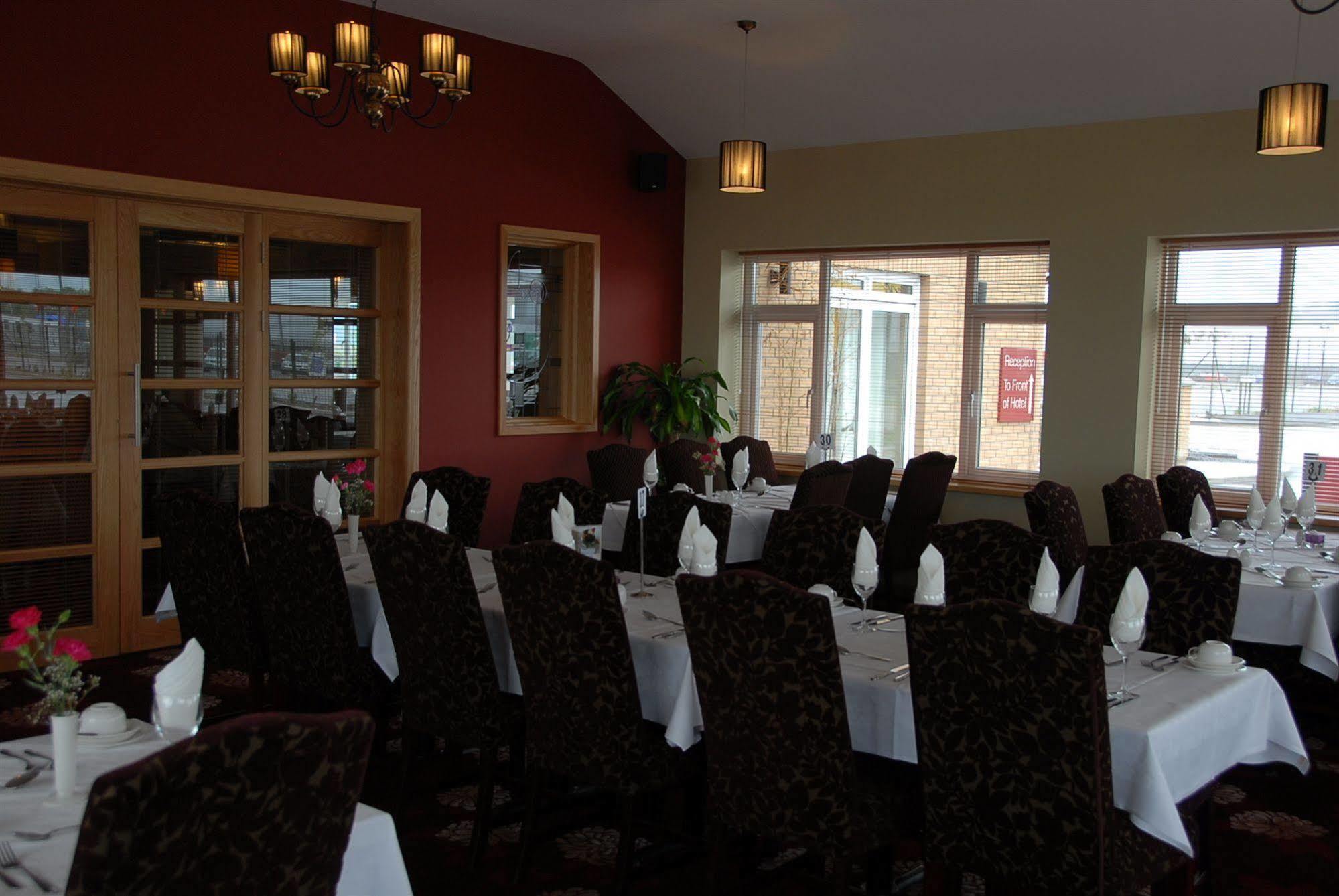 Curran Court Hotel Ларн Экстерьер фото