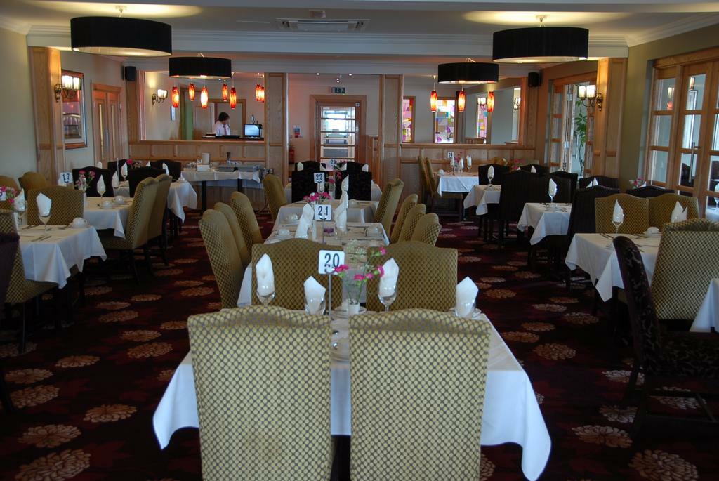 Curran Court Hotel Ларн Экстерьер фото